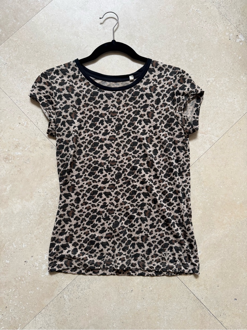 Guess Short Sleeve Leopard Print Tee in Black and Brown